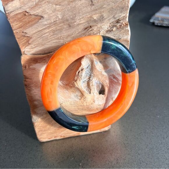 Marc Jacobs Chunky Resin and Leather Bangle Set - Picture 4 of 7